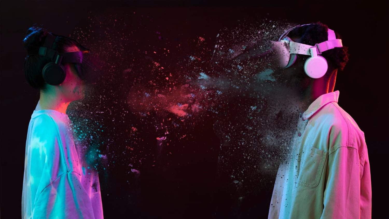 descomposition-person-wearing-vr-glasses (1)